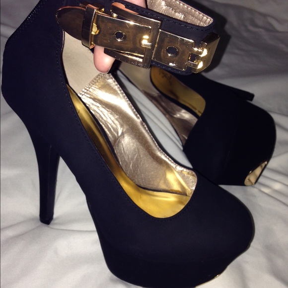 Black suede faux leather pumps strapped heels