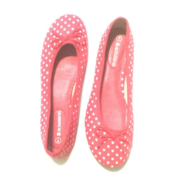Polka dot red & white ballet flats / no boundaries