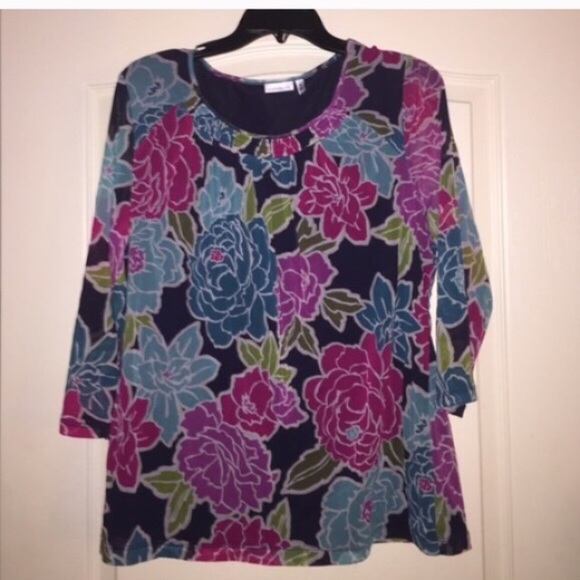 NWOT!   Floral dressy top