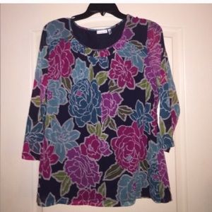 NWOT! Floral dressy top