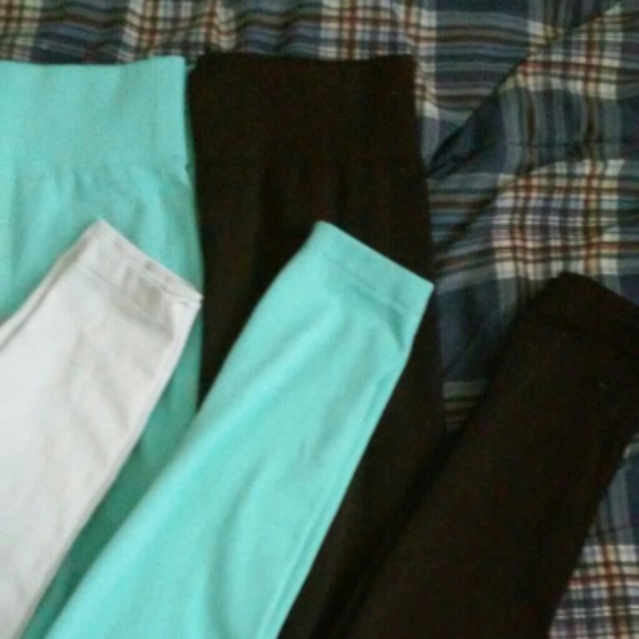 Three pairs of leggings - Picture 3 of 3