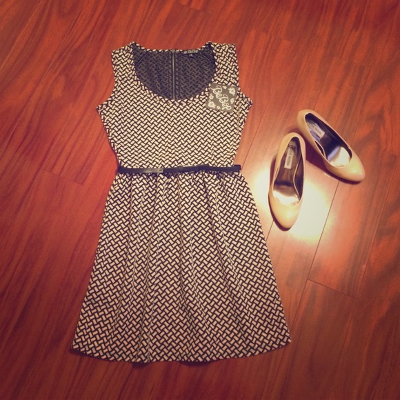 👗Skater Dress 👗 - Picture 1 of 3