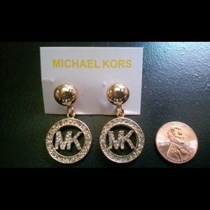 *SOLD* Gold plated dangling earrings