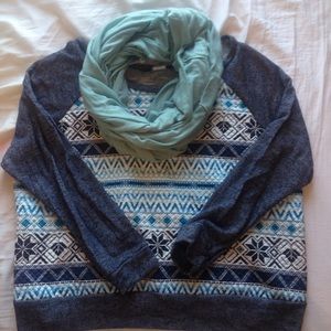 Blue quilted sweatshirt