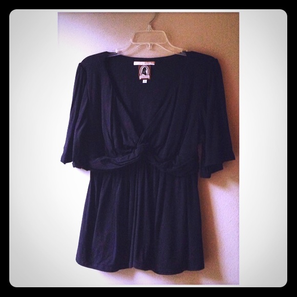 Perfect black top! Size 16. Short sleeve.
