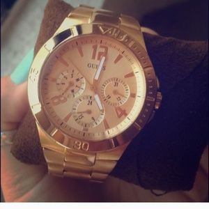 Rose gold guess watch 💖
