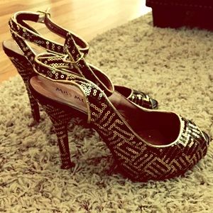 Black and gold sequin 4 inch heels