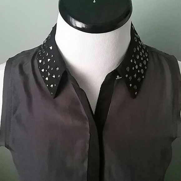 Rock & Republic Sleeveless Top with Studs XS - Picture 2 of 4