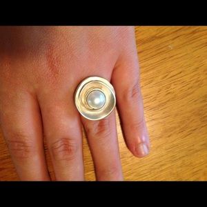 Size 10 silpada ring with mother of pearl