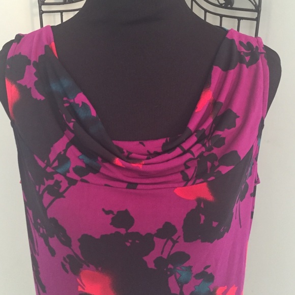 The Limited Large Stretch Sleeveless top. - Picture 2 of 4
