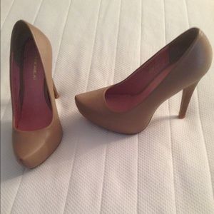 Andrea nude heels
