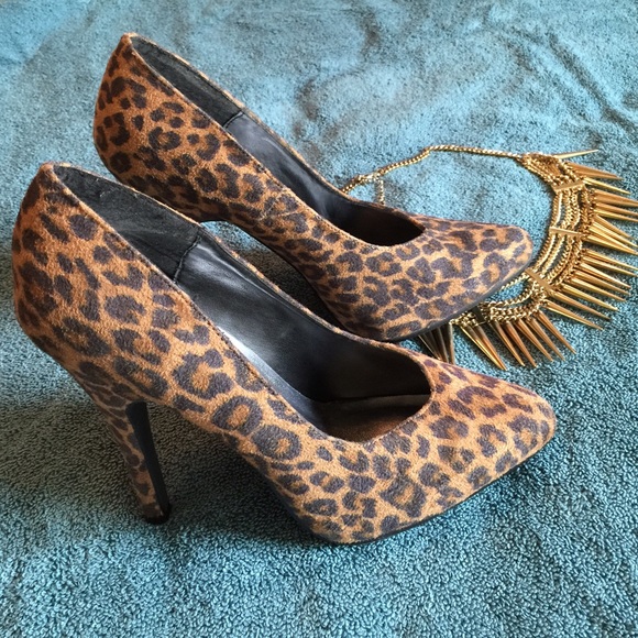 👠Cheetah Print Heels. Size 6