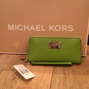 Michael Kors Continental Wallet/Wristlet