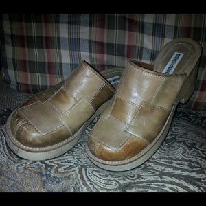 STEVE MADDEN BROWN LEATHER CLOGS SIZE 9