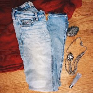 HOLLISTER SKINNY JEANS