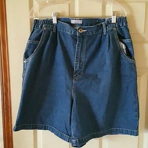 TRAXX JEANS SHORTS SZ. 16