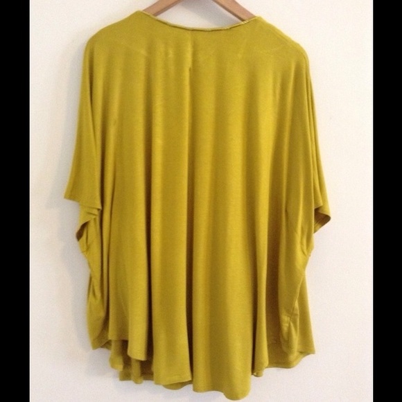 Beautiful bat sleeve blouse XL - Picture 2 of 4