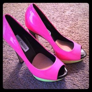 Steve Madden Color Block Peep Toe Pumps 💗💛💗💛