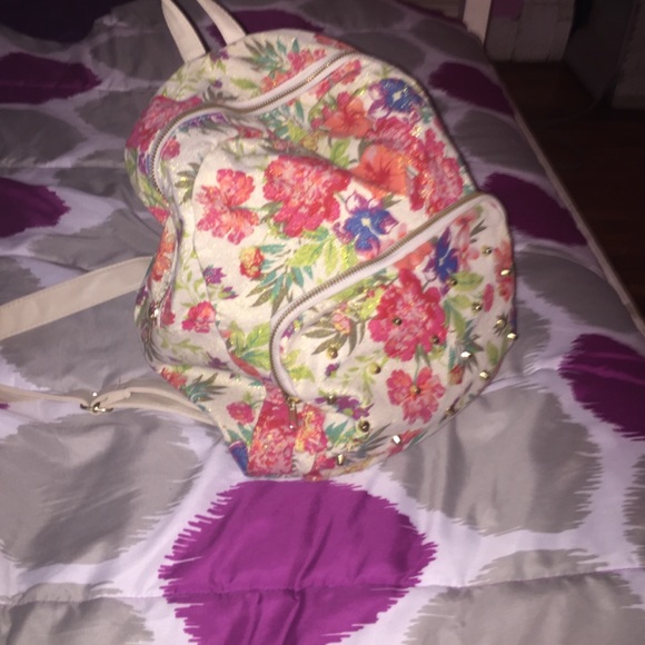 Backpack - Picture 1 of 4