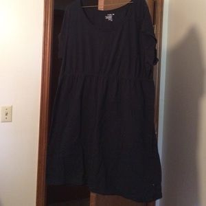 Black short sleeve dress