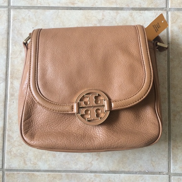 SOLD ON EBAYNWT Tory Burch Amanda Round Crossbody - Picture 2 of 4