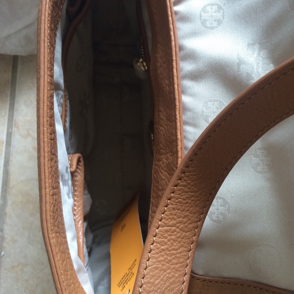 SOLD ON EBAYNWT Tory Burch Amanda Round Crossbody - Picture 4 of 4