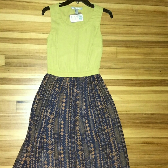 F21 Eclectic Maxi dress NWT w cutout back & slits