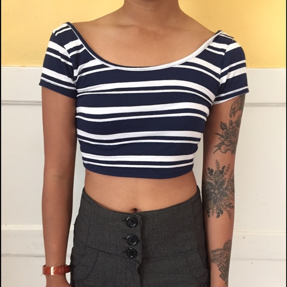 Striped scoop neck sailor top.