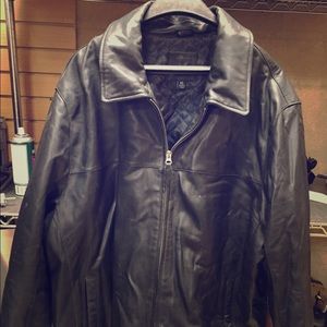 Men's black leather jacket!
