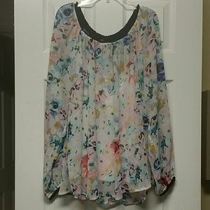 Beautiful multicolored flower tunic/top.