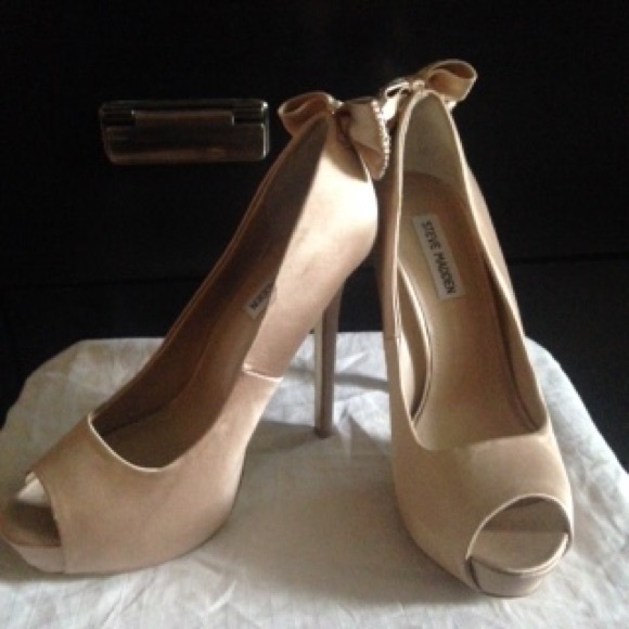 Steve Madden champagne high heels