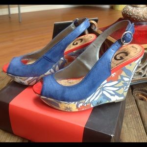 guess shoes red