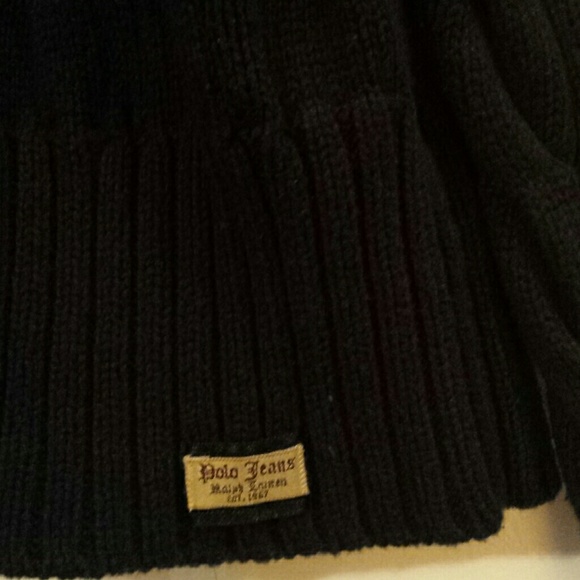 Sweater - Picture 4 of 4