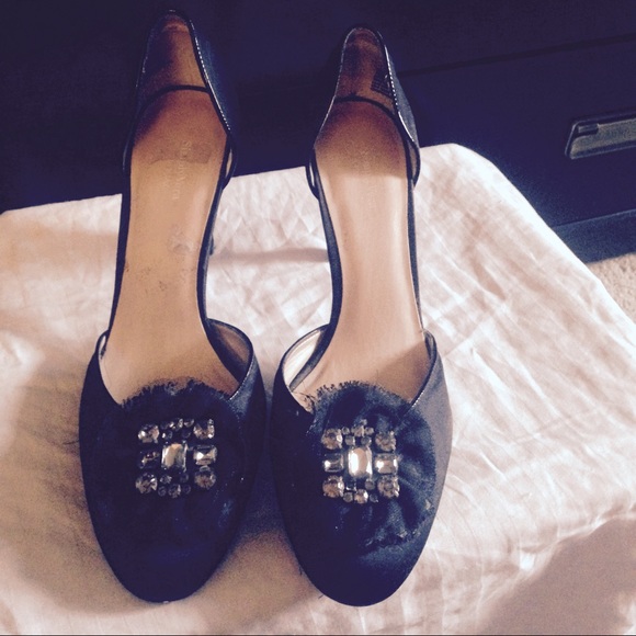 Vera Wang black pumps