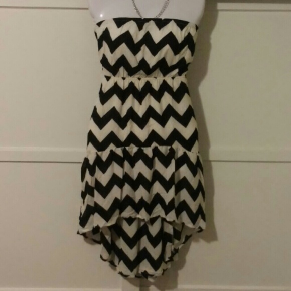 Pretty black and white chevron dress
