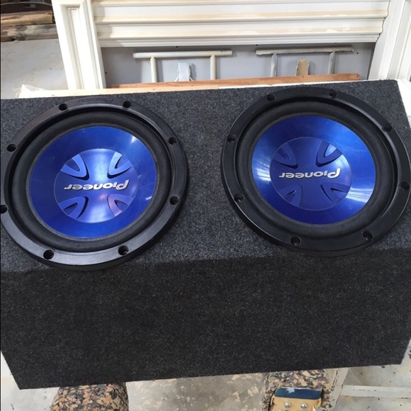 12' pioneer subwoofers. - Picture 2 of 2