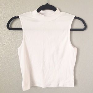 • white crop top •