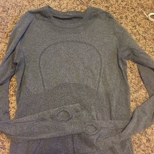 lululemon workout long sleeve!