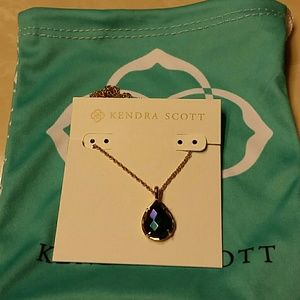 Kendra scott necklace