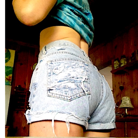 Destroyed vintage Calvin Klein Shorts high waisted - Picture 2 of 4