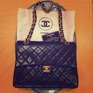 AUTHENTIC CHANEL Purse