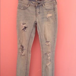 Destroyed jeans