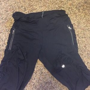lululemon workout capris!