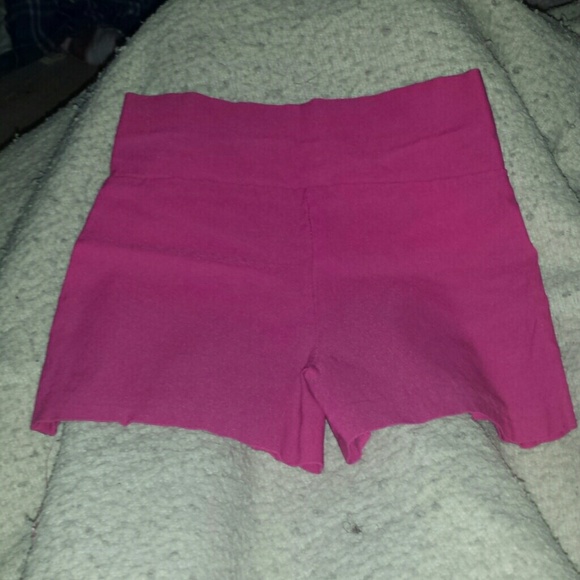 Pink short shorts - Picture 2 of 4