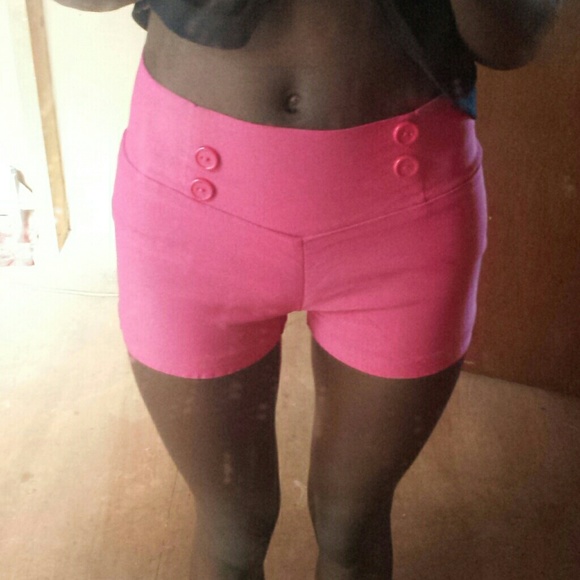 Pink short shorts - Picture 3 of 4