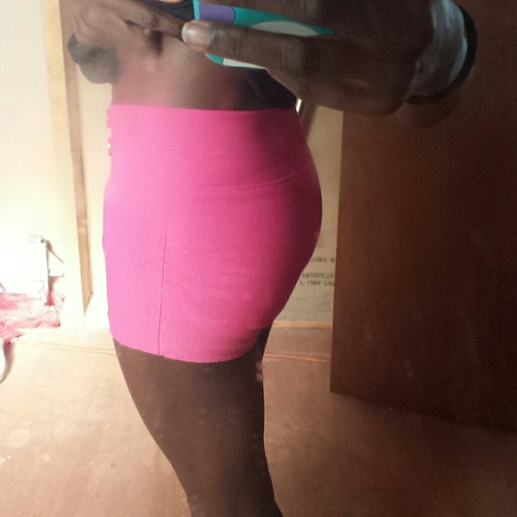 Pink short shorts - Picture 4 of 4