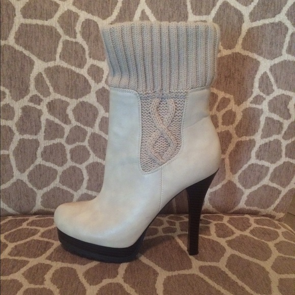 Jennifer Lopez Boots - Jennifer Lopez Platform Cable-knit Ankle Boots