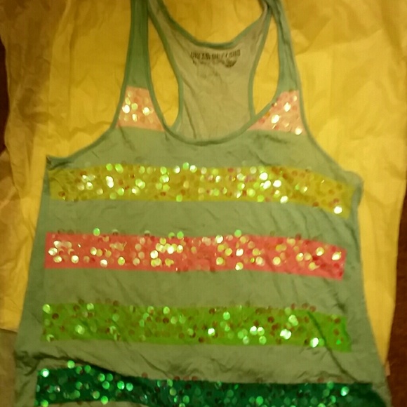 Rainbow  color tank top.