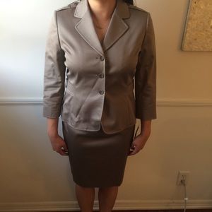 NWT Olive Green Tahari Skirt Suit