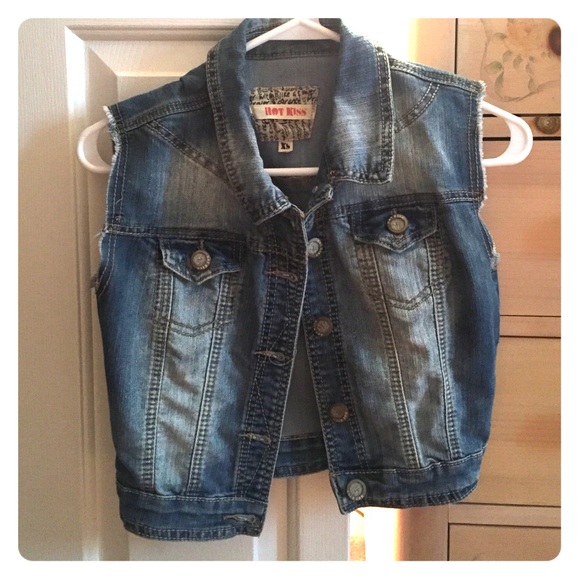 Denim sleeveless jacket